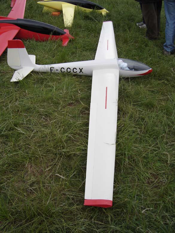 085